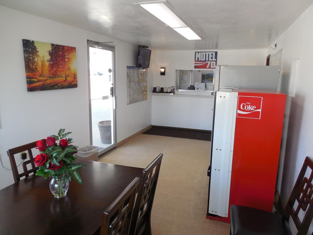High Hill Motel 70 מראה חיצוני תמונה